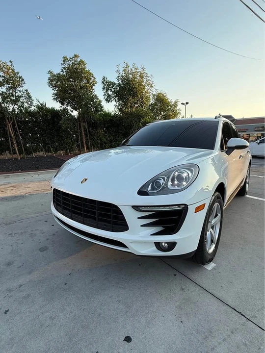 2017 Porsche Macan - Image 6 of 9
