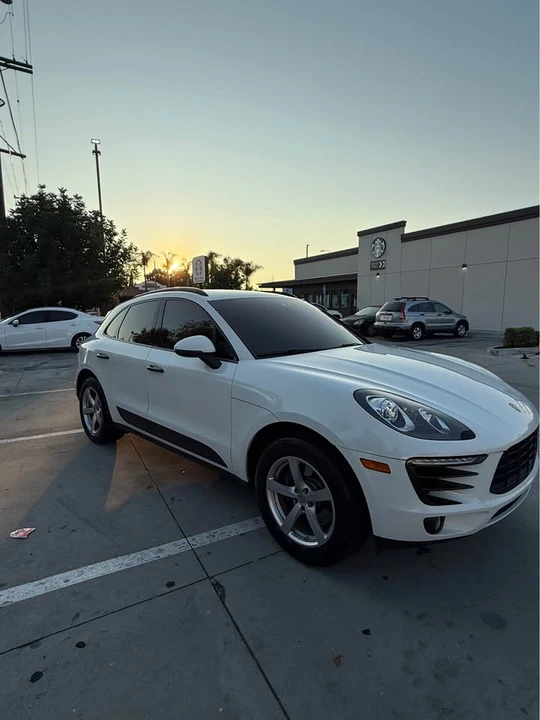 2017 Porsche Macan - Image 3 of 9