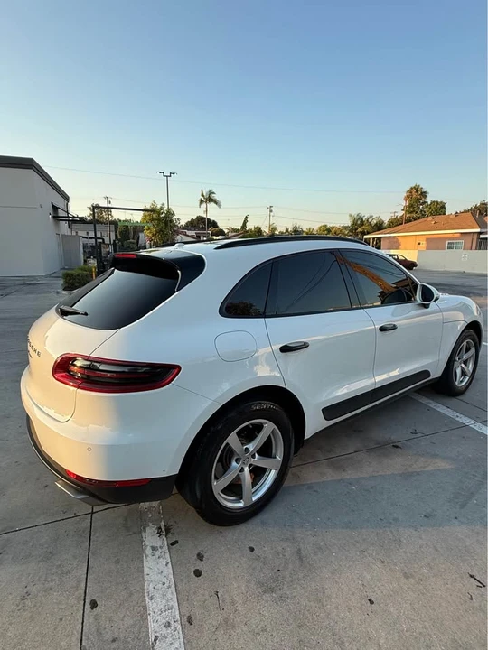 2017 Porsche Macan - Image 4 of 9