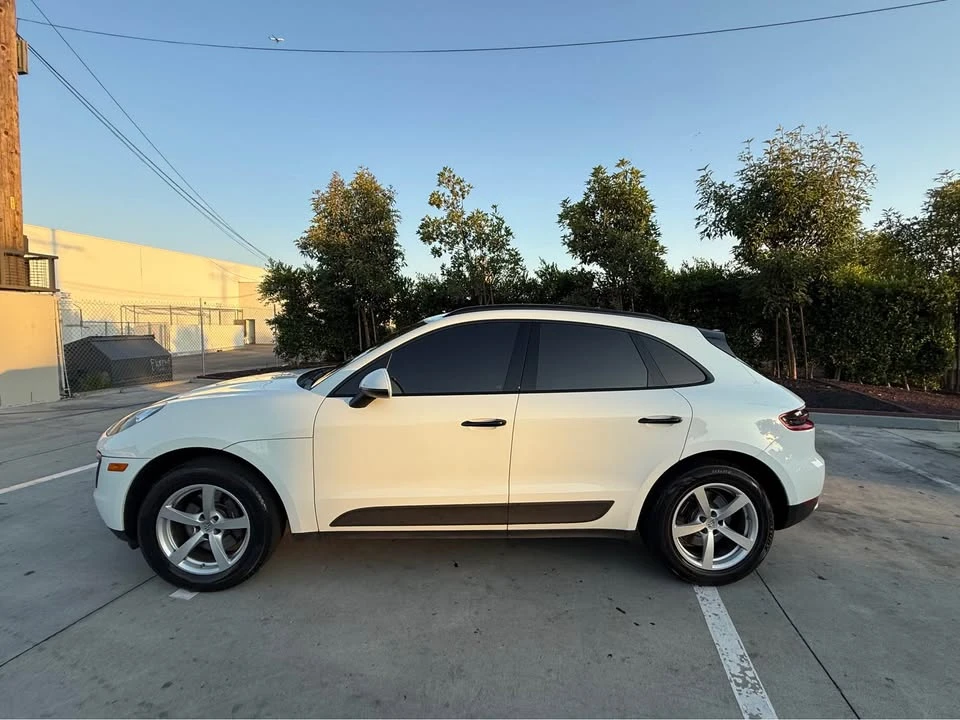 2017 Porsche Macan - Image 7 of 9