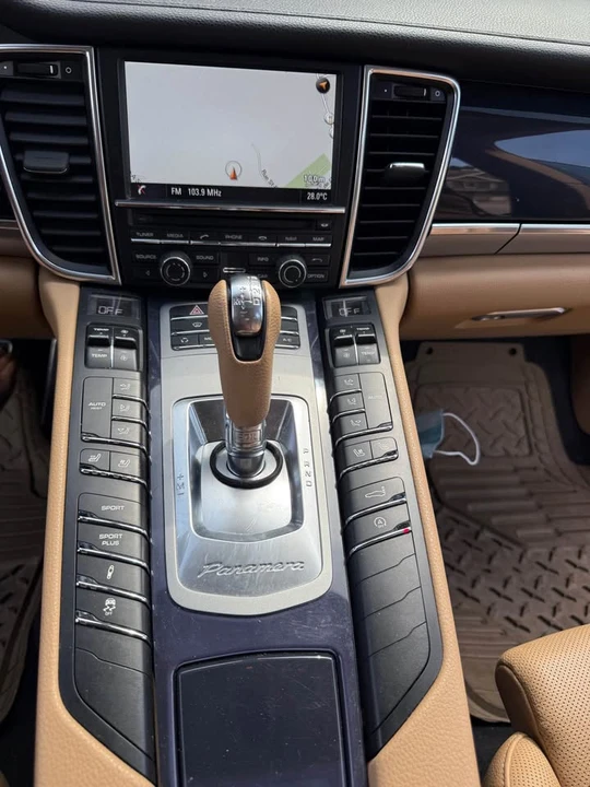 2013 Porsche 970 Panamera - Image 8 of 9