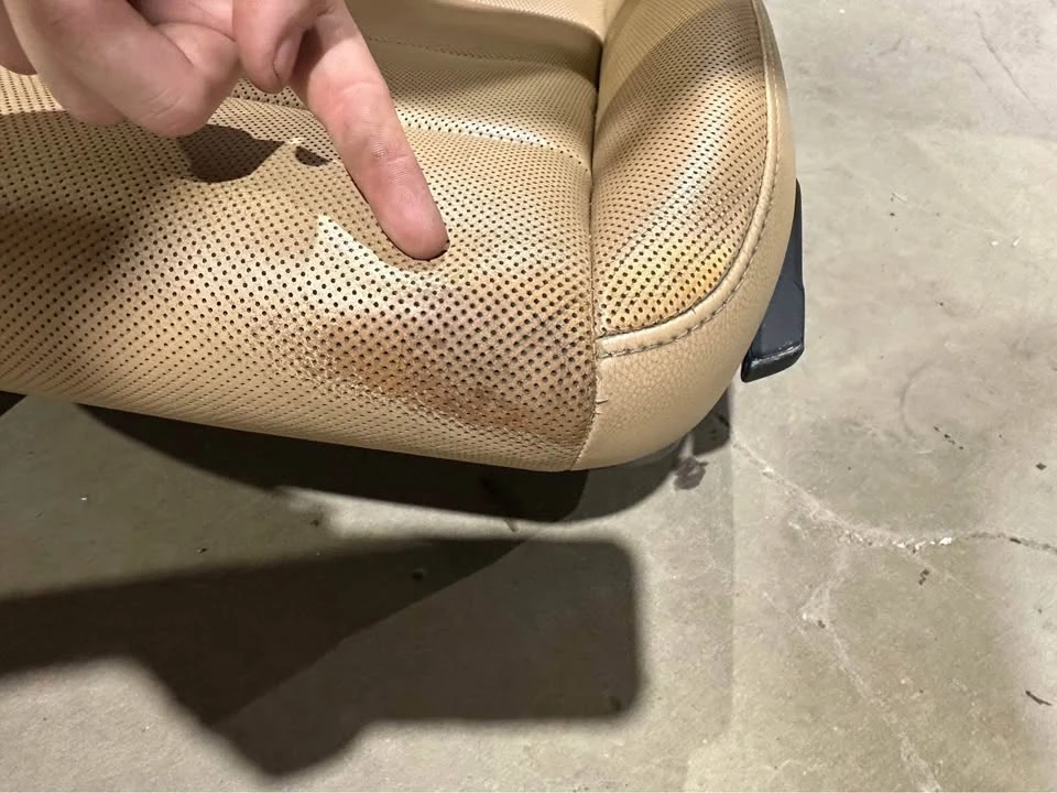 2015 Parts & Memorabilia Seats & Interior - Image 5 of 9