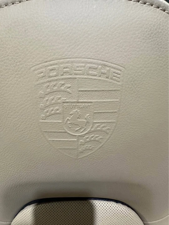 2015 Parts & Memorabilia Seats & Interior - Image 9 of 9