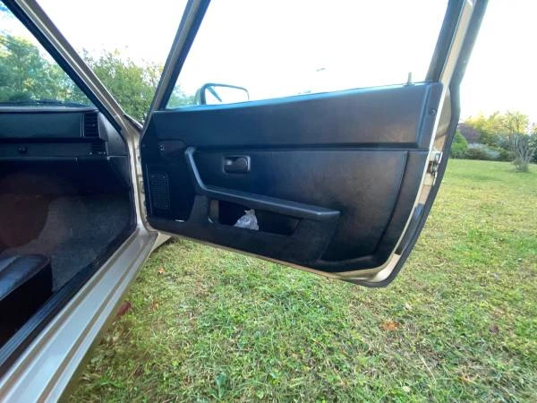 1985 Porsche 944 - Image 17 of 21