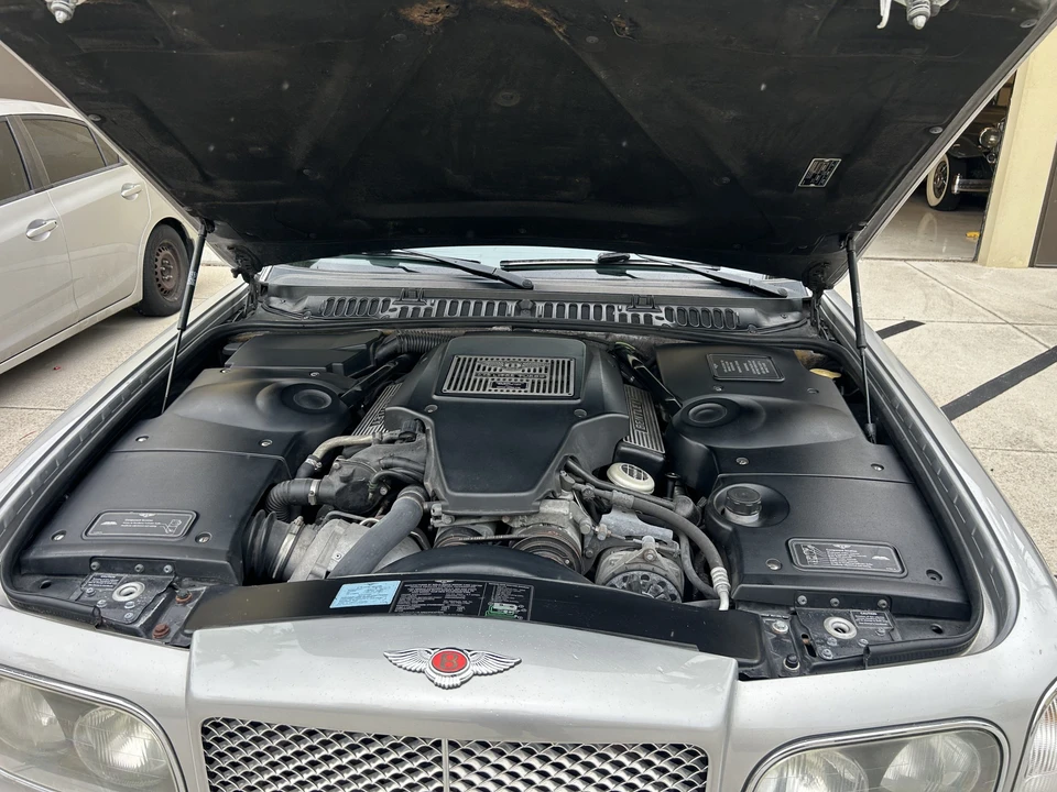 2002 Bentley Arnage R & RL - Image 2 of 10