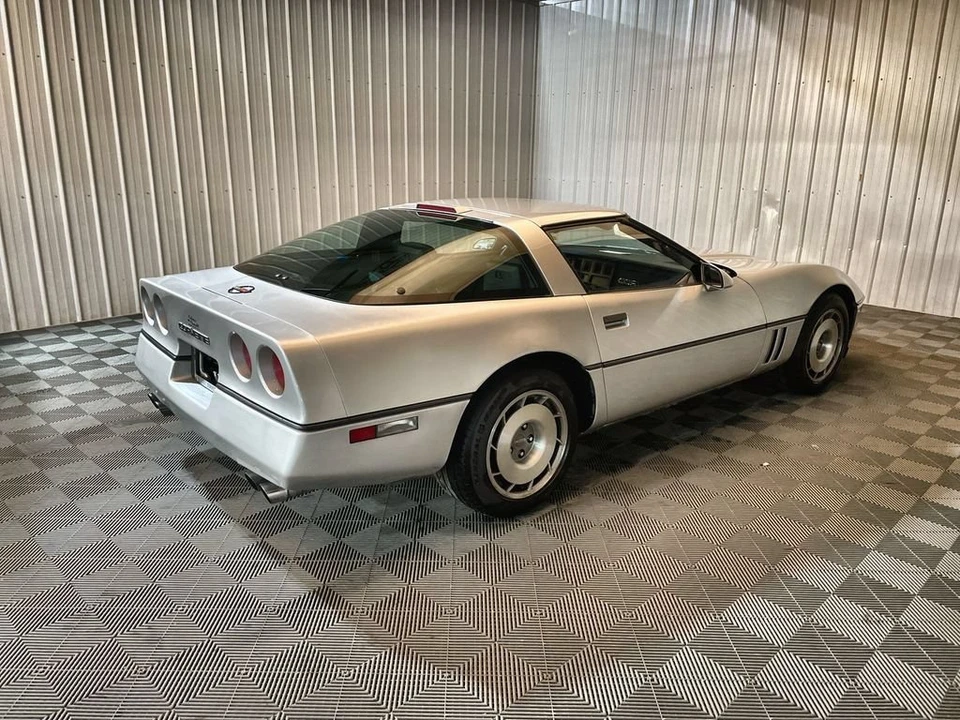 1987 Chevrolet Corvette C4 - Image 8 of 11