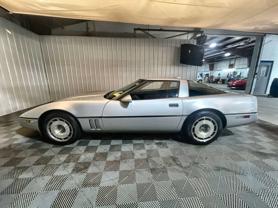 1987 Chevrolet Corvette C4 - Image 5 of 11