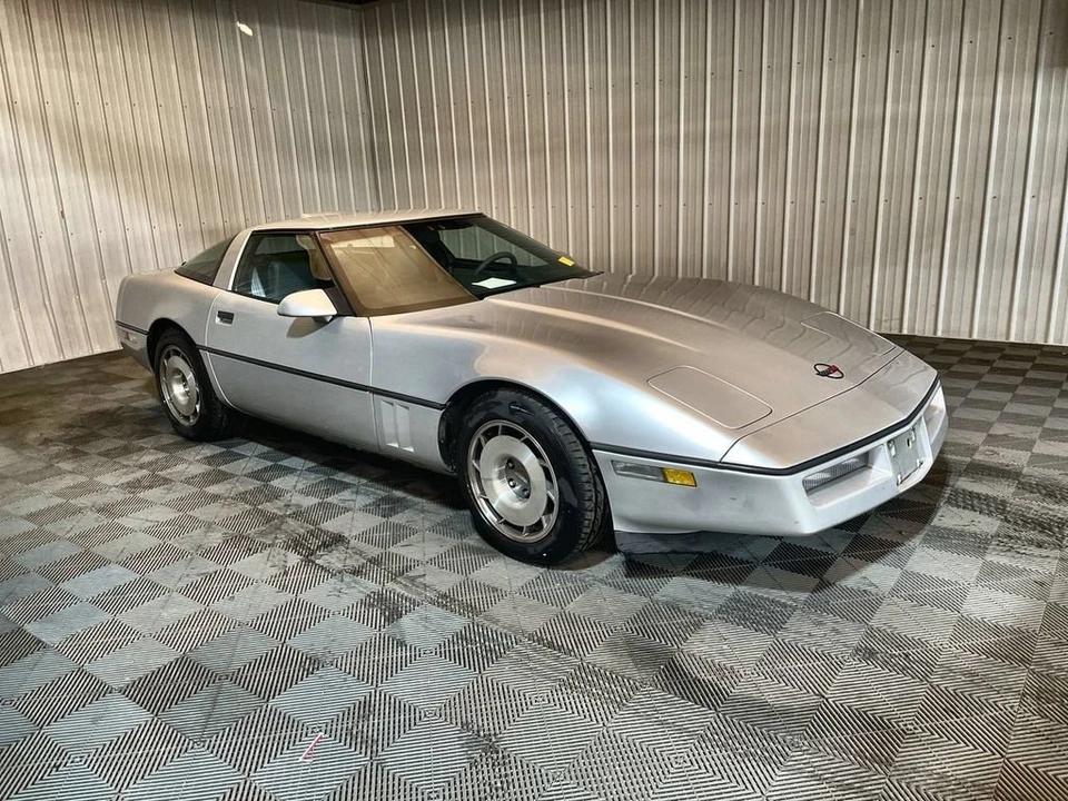 1987 Chevrolet Corvette C4 - Image 2 of 11