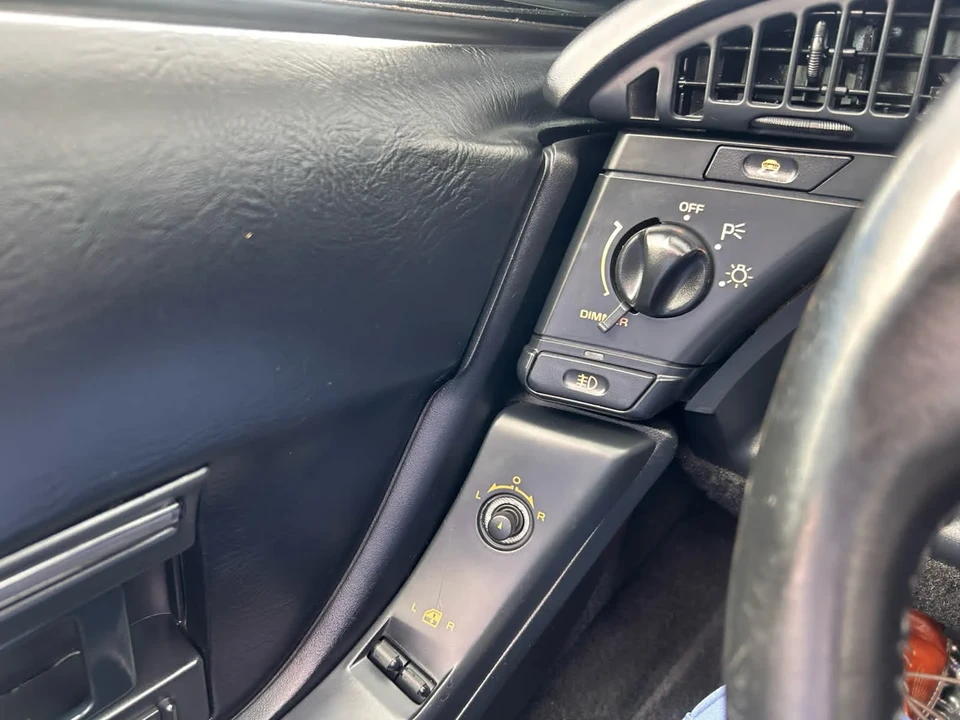 1993 Chevrolet Corvette C4 - Image 12 of 19