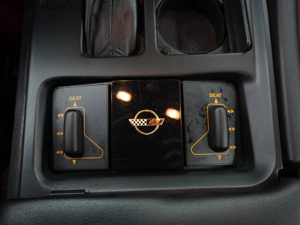 1993 Chevrolet Corvette C4 - Image 27 of 31