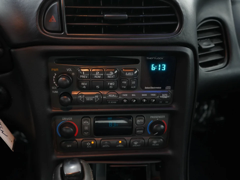 1999 Chevrolet Corvette - Image 18 of 25
