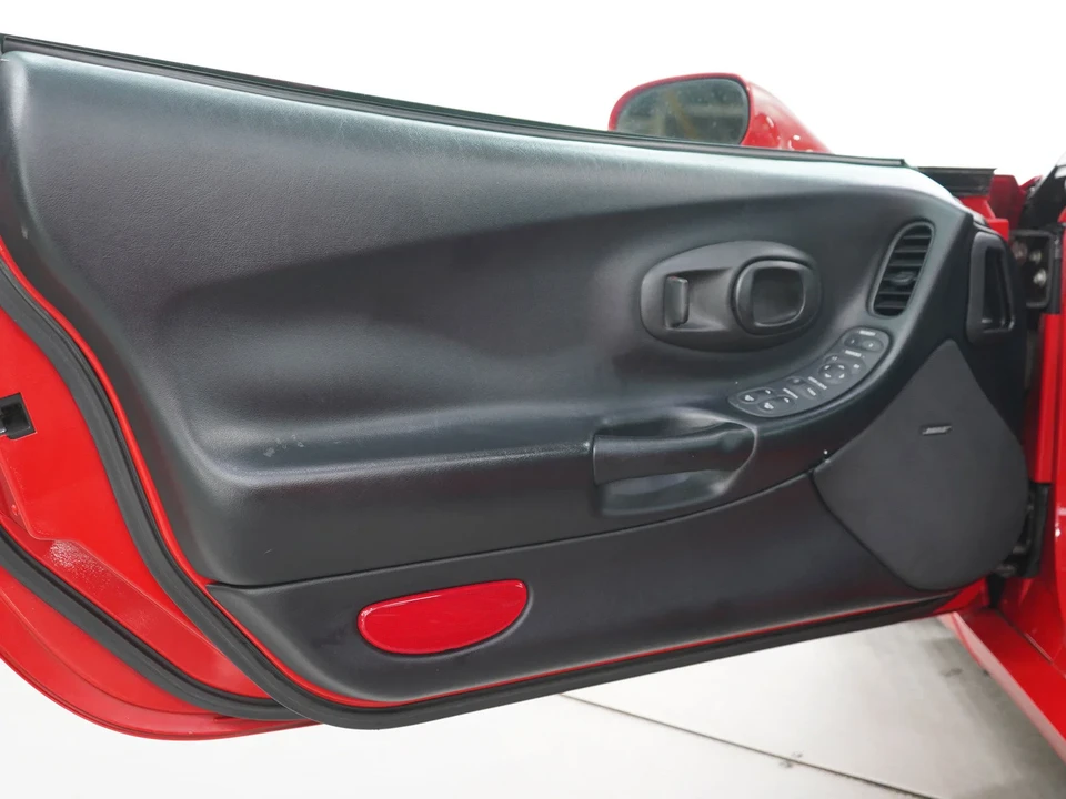 1999 Chevrolet Corvette - Image 15 of 25