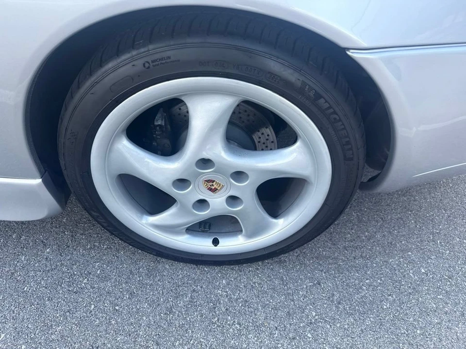 2001 Porsche 996 Carrera - Image 13 of 16