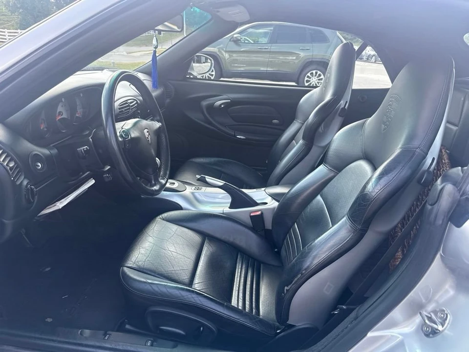 2001 Porsche 996 Carrera - Image 8 of 16