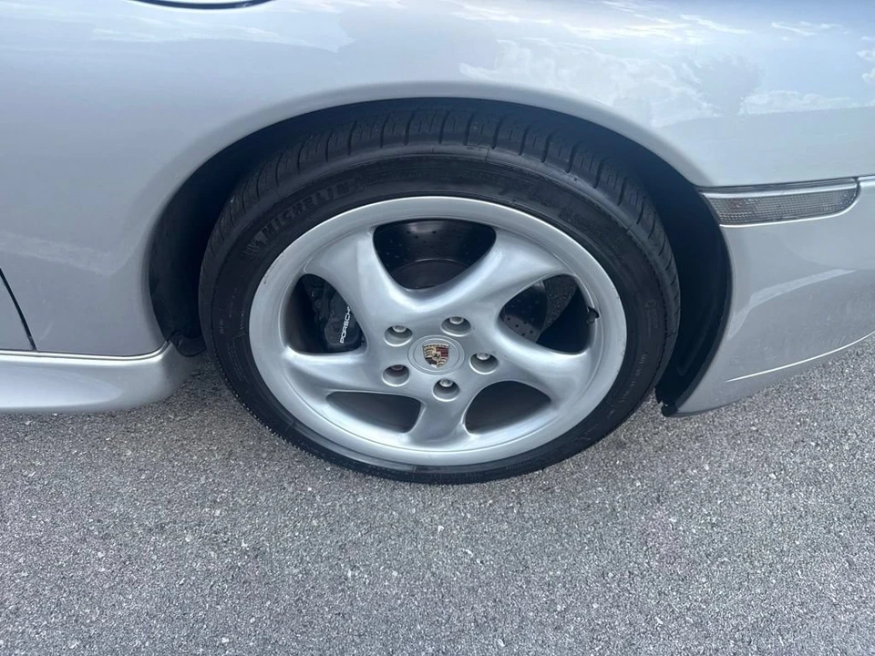 2001 Porsche 996 Carrera - Image 14 of 16
