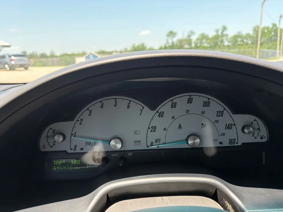 2002 Ford Thunderbird 11th Gen - Image 18 of 20