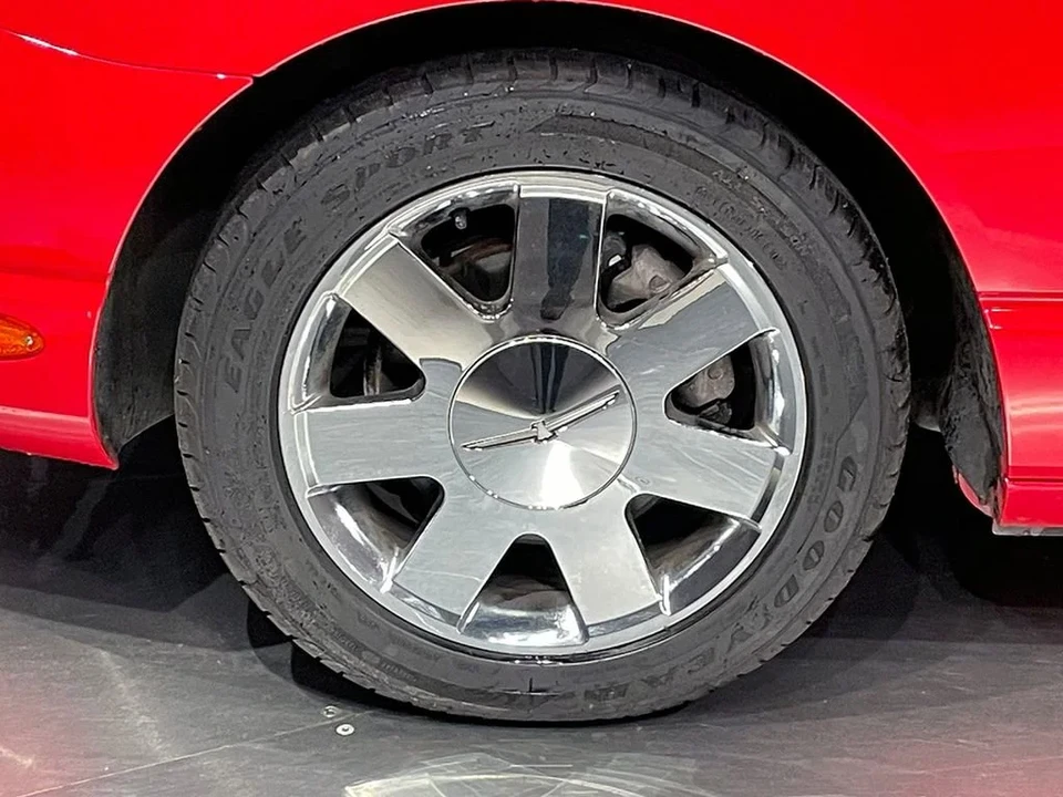 2002 Ford Thunderbird 11th Gen - Image 11 of 31