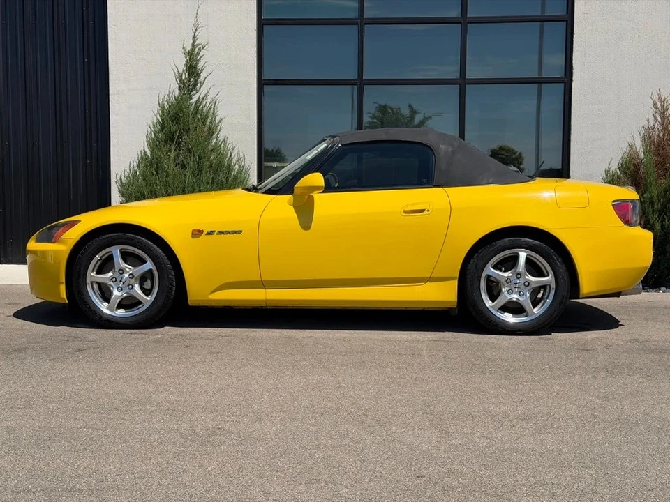 2002 Honda AP1 S2000 - Image 2 of 9