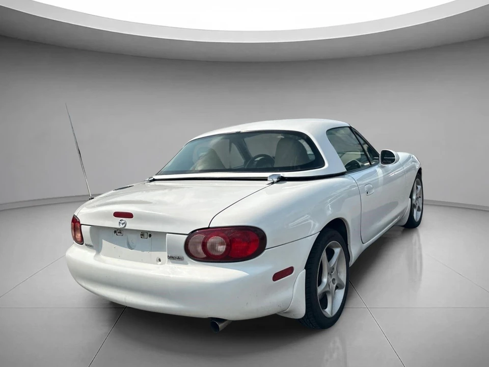 2002 Mazda NB MX-5 Miata - Image 5 of 31