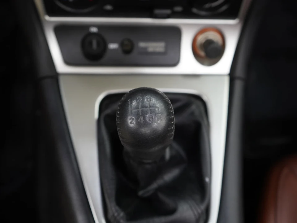 2002 Mazda NB MX-5 Miata - Image 18 of 25