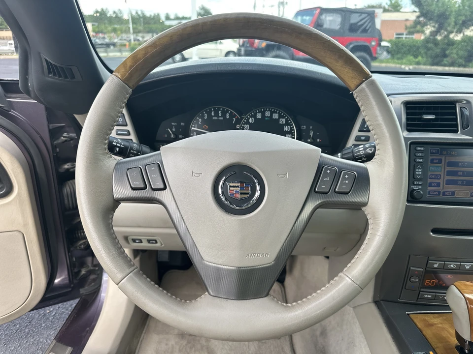 2004 Cadillac XLR - Image 25 of 27