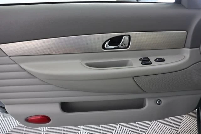2004 Ford Thunderbird 11th Gen - Image 16 of 23