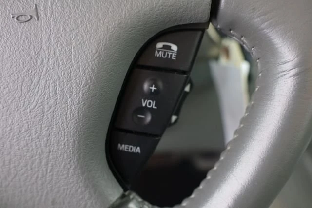2004 Ford Thunderbird 11th Gen - Image 13 of 23