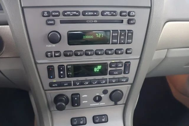 2004 Ford Thunderbird 11th Gen - Image 15 of 23