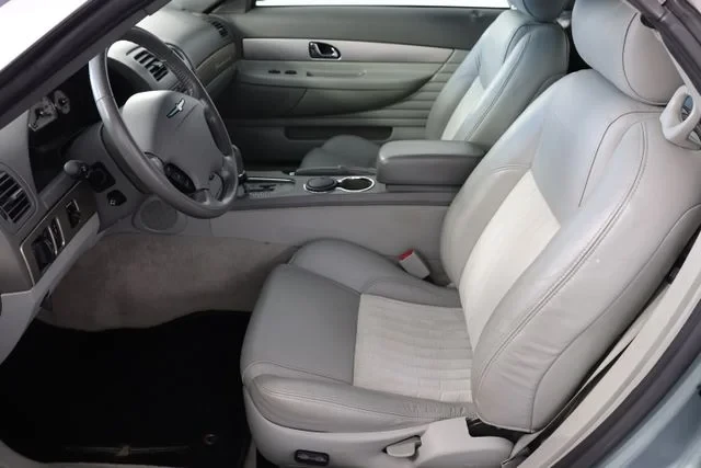 2004 Ford Thunderbird 11th Gen - Image 17 of 23