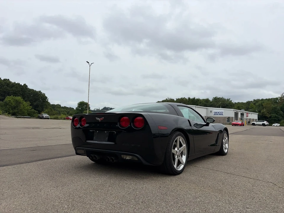 2005 Chevrolet Corvette C6 - Image 2 of 7