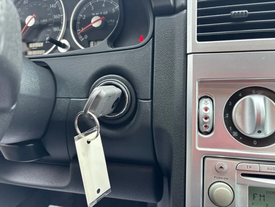 2005 Chrysler Crossfire - Image 18 of 22