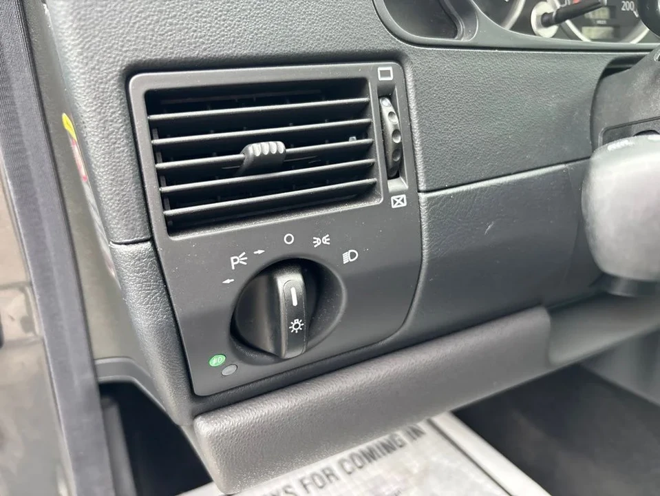 2005 Chrysler Crossfire - Image 14 of 22