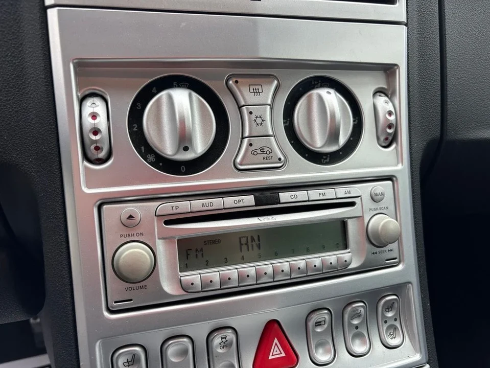 2005 Chrysler Crossfire - Image 17 of 22