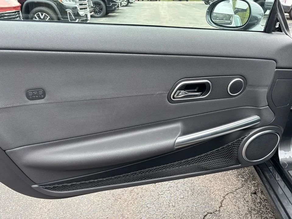 2005 Chrysler Crossfire - Image 12 of 22