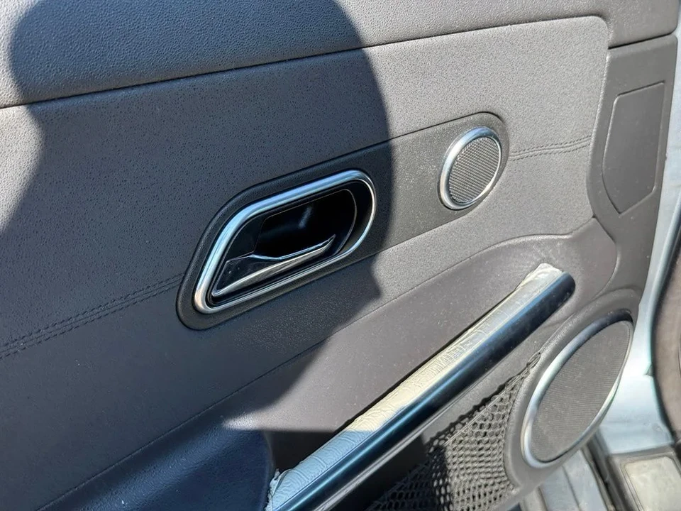 2005 Chrysler Crossfire - Image 11 of 25