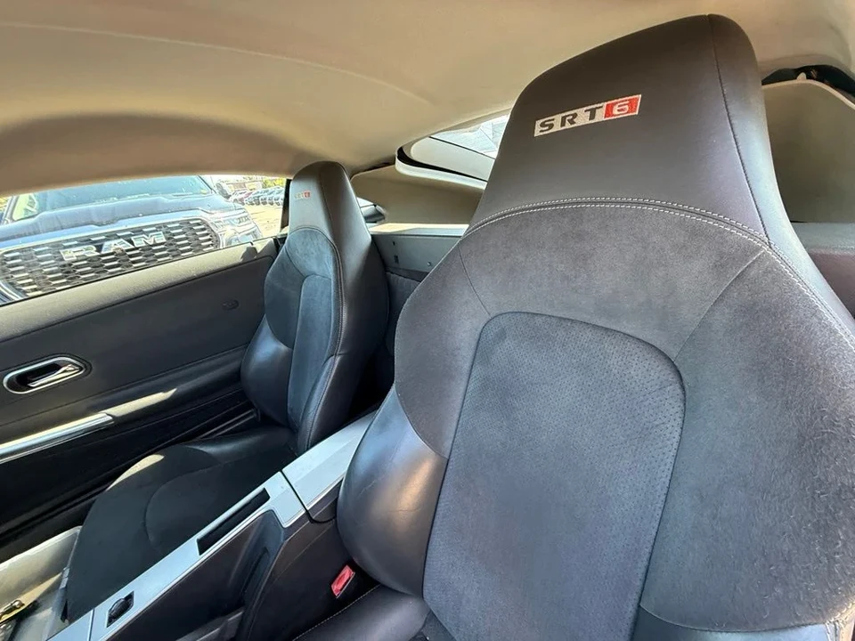 2005 Chrysler Crossfire - Image 13 of 25