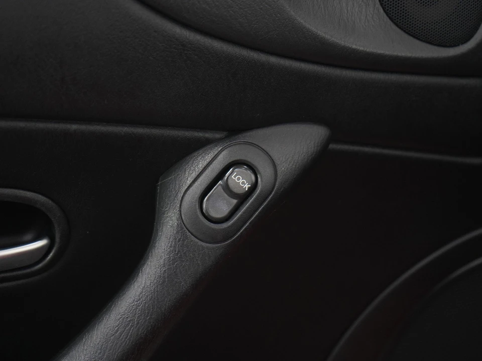 2005 Mazda NB MX-5 Miata - Image 14 of 22