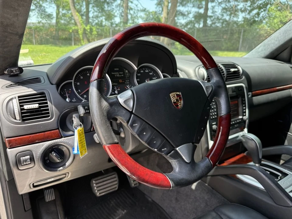 2005 Porsche Cayenne - Image 14 of 28