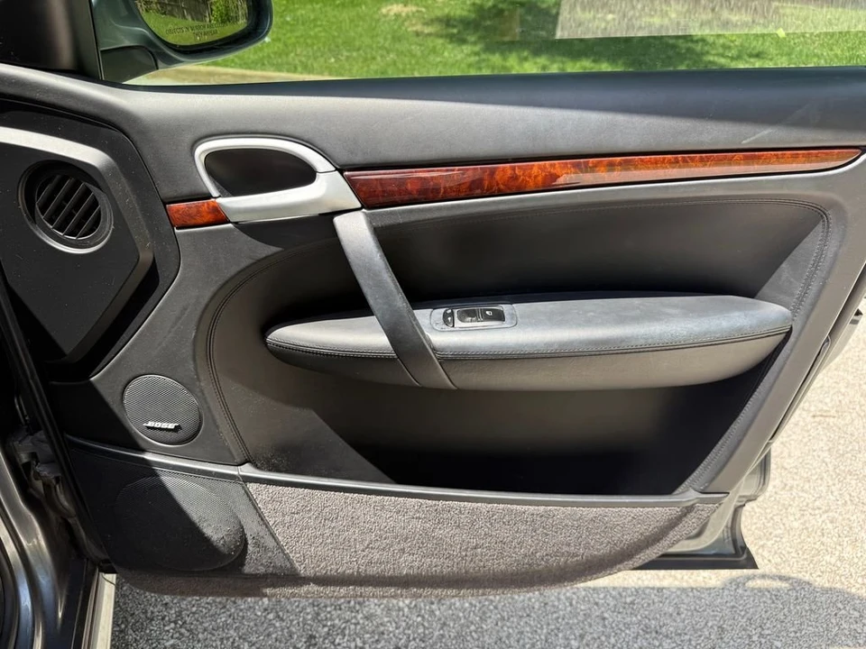 2005 Porsche Cayenne - Image 24 of 28