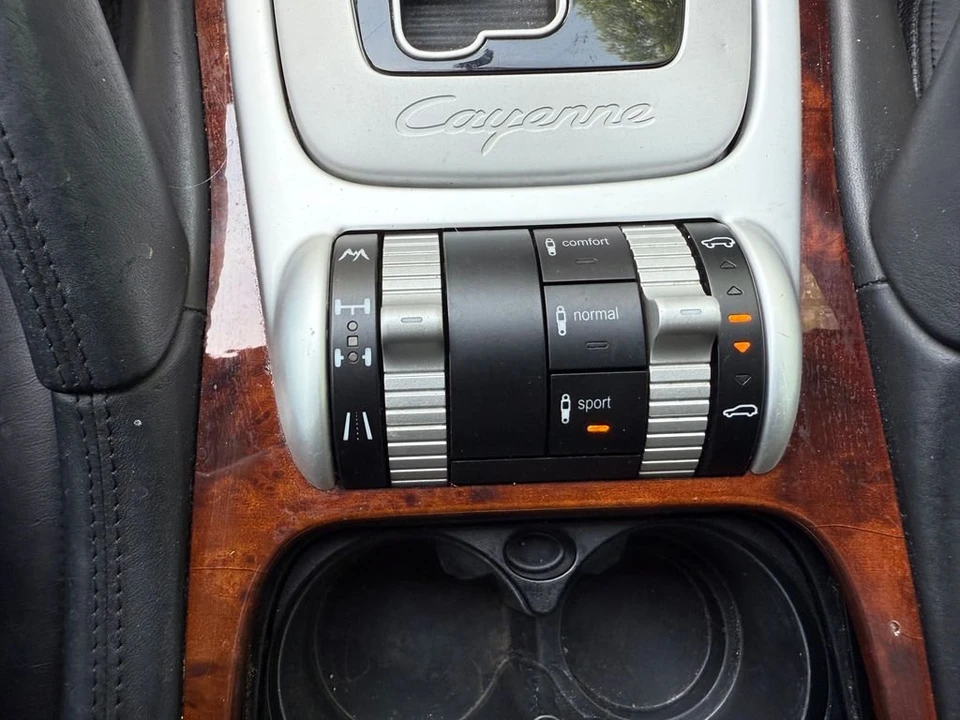 2005 Porsche Cayenne - Image 17 of 28