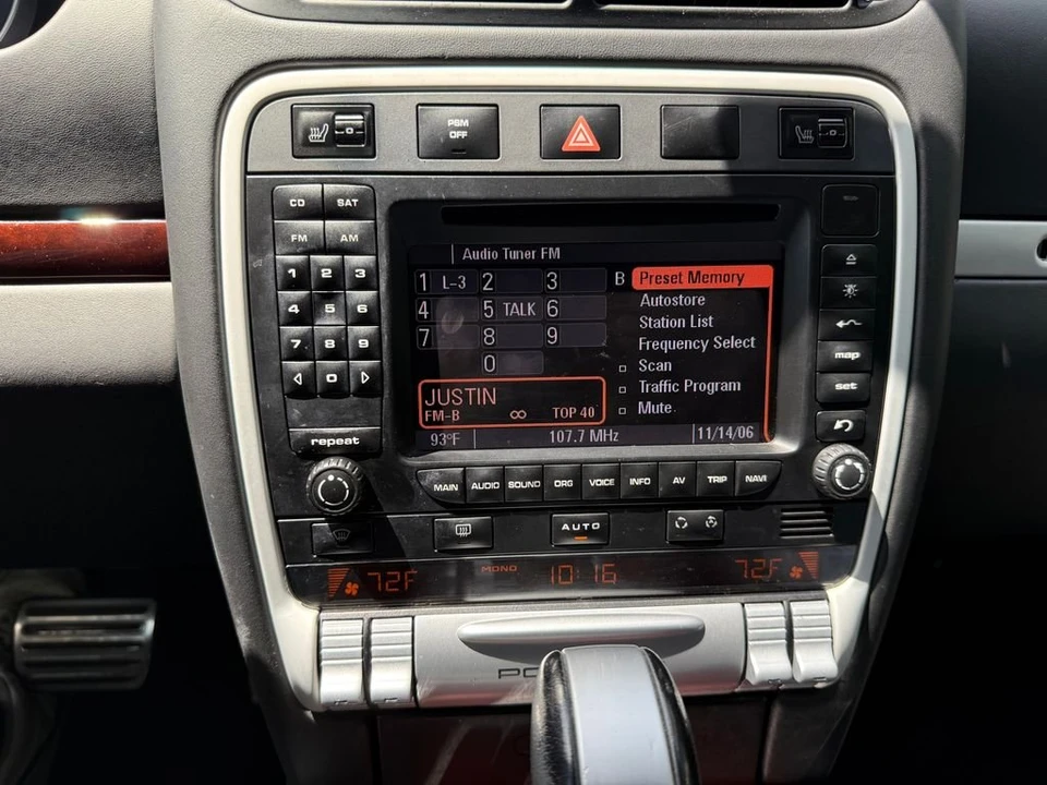 2005 Porsche Cayenne - Image 16 of 28