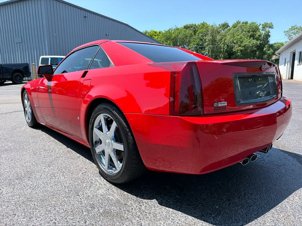 2007 Cadillac XLR - Image 7 of 31
