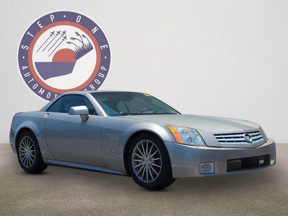 2008 Cadillac XLR - Image 2 of 4
