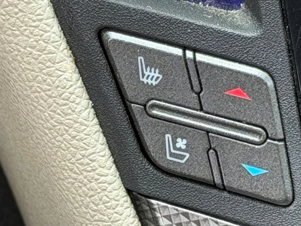 2009 Cadillac CTS-V 2nd Gen - Image 21 of 31