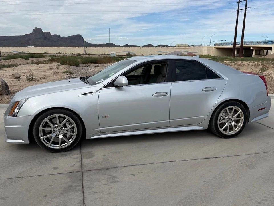 2009 Cadillac CTS-V 2nd Gen - Image 4 of 31