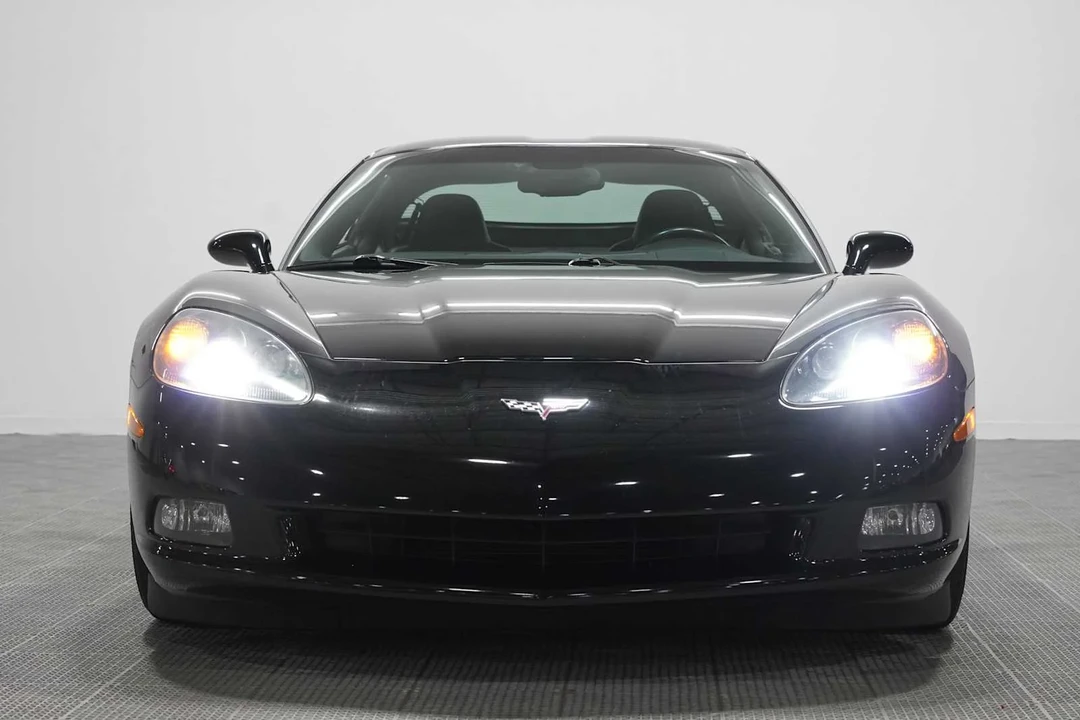 2013 Chevrolet Corvette C6 - Image 2 of 19