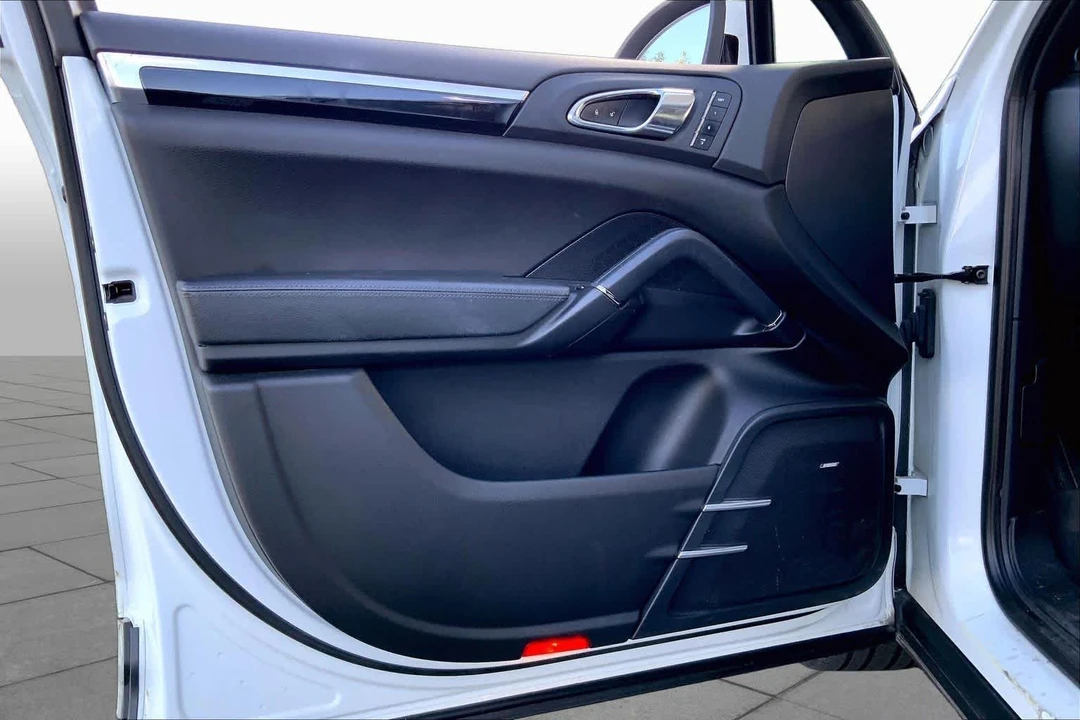 2013 Porsche 958 Cayenne S - Image 21 of 31
