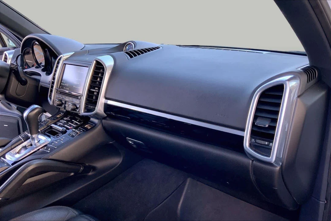 2013 Porsche 958 Cayenne S - Image 18 of 31