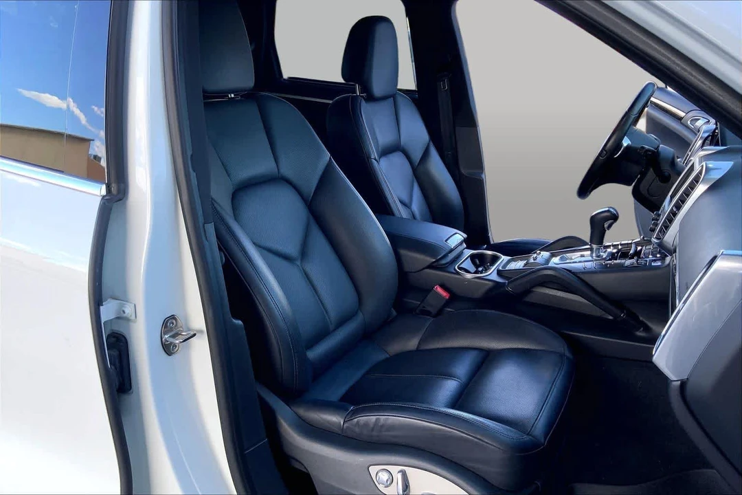 2013 Porsche 958 Cayenne S - Image 8 of 31