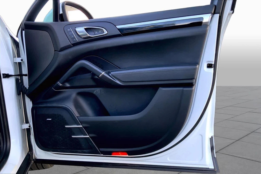 2013 Porsche 958 Cayenne S - Image 22 of 31